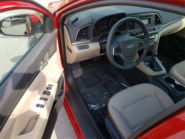 2017 Hyundai Elantra SE sedan Scarlet Red for sale in Fayetteville, AR – photo 3