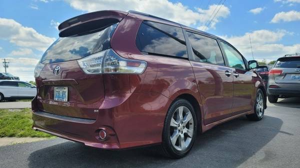 2013 Toyota Sienna SE - - by dealer - vehicle for sale in Georgetown, KY – photo 24