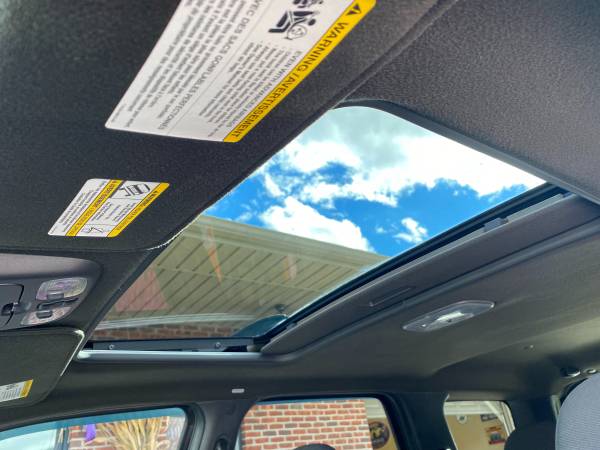 2008 MERCURY MARINER AWD AUTOMATIC POWER SUNROOF JUST SERVICED -... for sale in Erwin, TN – photo 15