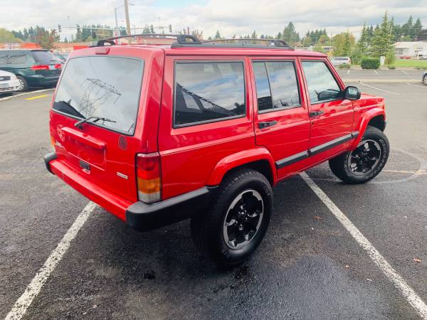 Must see ! 2000 Jeep Cherokee 4.0 liter nice wheels/lift for sale in Vancouver, OR – photo 5