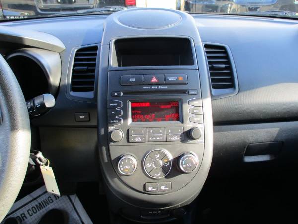 2013 Kia Soul Bluetooth Power Windows & Locks Hatchback - cars & for sale in Brentwood, MA – photo 13
