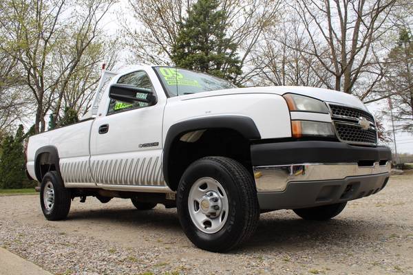 2005 CHEVY SILVERADO 2500HD LOW MILES XTRA CLEAN 8 BED - cars & for sale in Flint, MI – photo 7