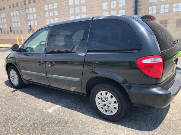 2006 CHRYSLER TOWN & COUNTRY for sale in Norfolk, VA – photo 9