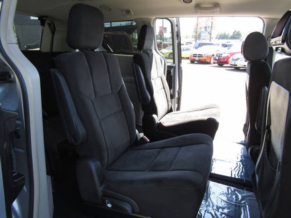 2011 Chrysler Town & Country 4dr Wgn Touring SILVER 136k STOW N GO for sale in Milwaukie, OR – photo 22