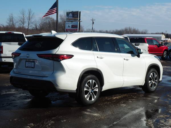 2020 Toyota Highlander XLE - - by dealer - vehicle for sale in ST.Cloud, MN – photo 2