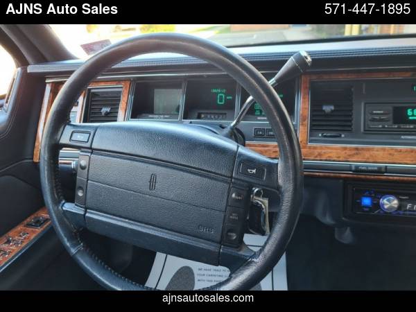 1993 LINCOLN TOWN CAR EXECUTIVE - cars & trucks - by dealer -... for sale in Alexandria, District Of Columbia – photo 20