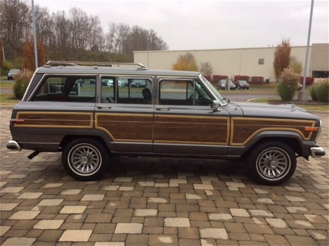 1989 Jeep Grand Wagoneer for sale in Milford, OH – photo 4