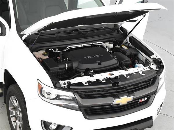 2017 Chevy Chevrolet Colorado Crew Cab Z71 Pickup 4D 5 ft pickup White for sale in Bowling green, OH – photo 4