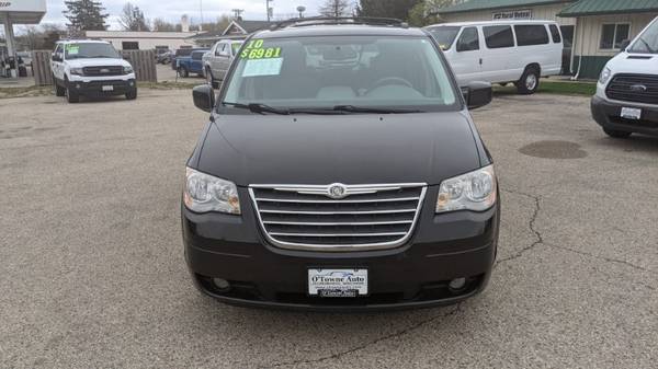 2010 Chrysler Town Country 4dr Wgn Touring - - by for sale in Oconomowoc, WI – photo 8