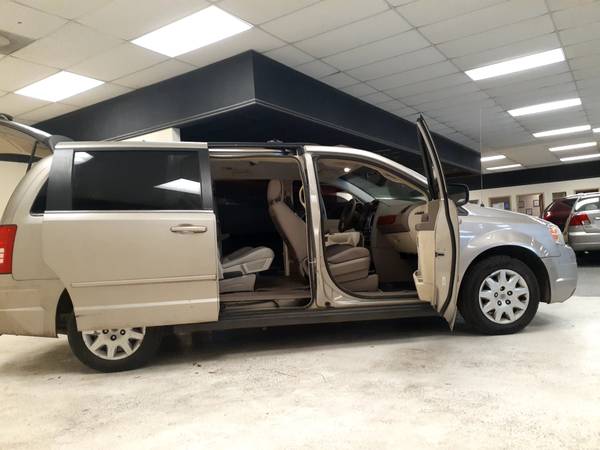 2009 Chrysler Town Country Van, ....NICE!!!!.... - cars & trucks -... for sale in Decatur, GA – photo 17