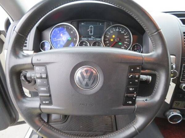 2009 VW Touareg TDI Diesel 4WD... 95,000 Miles... $9,900 New Tires -... for sale in Waterloo, IA – photo 14