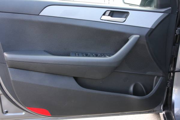 2019 Hyundai Sonata SE. Blind Spot Monitor, Bluetooth, 12k Miles -... for sale in Eureka, CA – photo 12