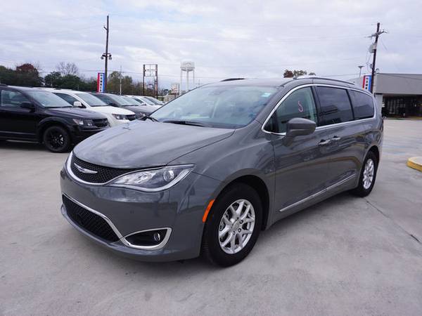 2020 Chrysler Pacifica Touring L FWD - - by dealer for sale in Plaquemine, LA – photo 3