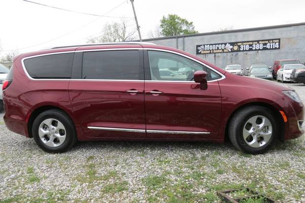 2018 Chrysler Pacifica Wagon Hybrid Touring L - - by for sale in Monroe, LA – photo 4