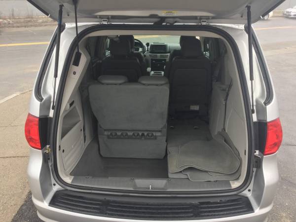 2009 Volkswagen Routan SEL - For Sale for sale in Worcester, MA – photo 24