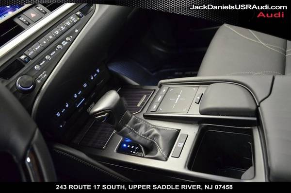 2019 Lexus ES 350 for sale in Upper Saddle River, NY – photo 17
