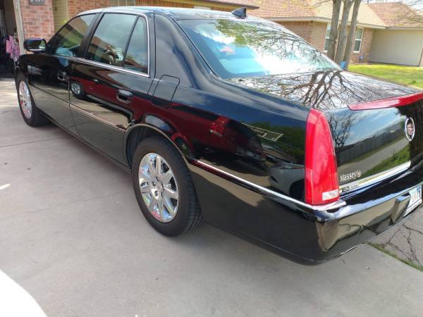 2011 cadillac DTS 124k miles for sale in Killeen, TX – photo 2