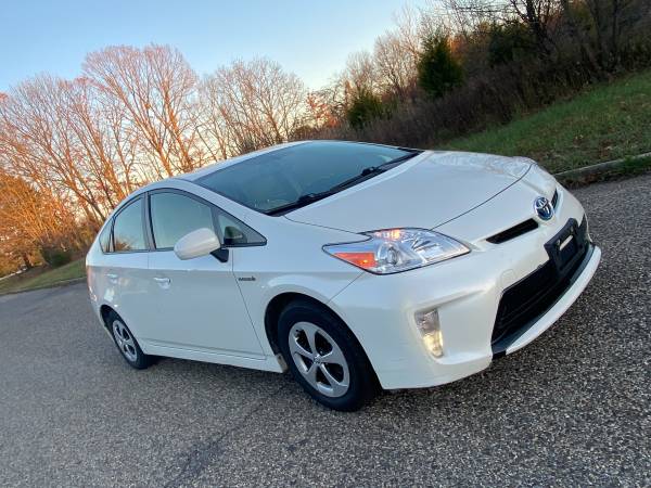 2014 Toyota Prius with Leather - cars & trucks - by owner - vehicle... for sale in Riverton, NJ – photo 8