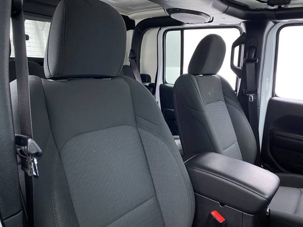 2020 Jeep Gladiator Sport Pickup 4D 5 ft pickup White - FINANCE... for sale in Albany, NY – photo 18