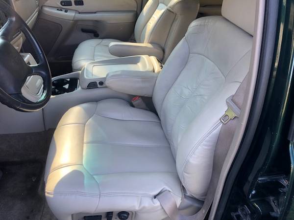 2001 Chevy Suburban 3 Row Leather seats GREAT Shape - cars & trucks... for sale in Casselberry, FL – photo 12