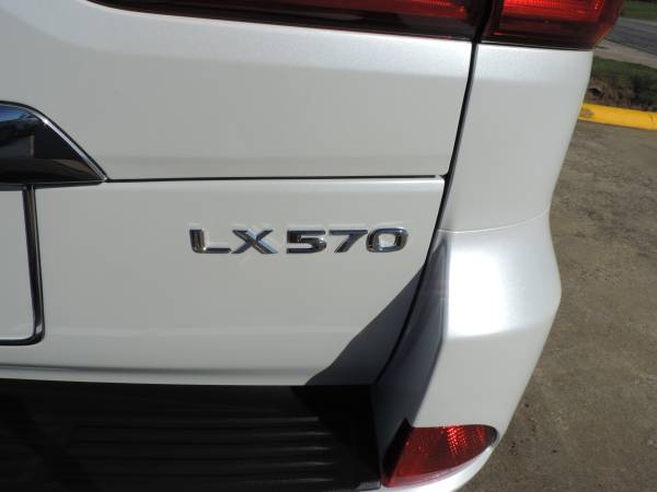 2019 Lexus LX 570 for sale in Bentonville, MO – photo 23