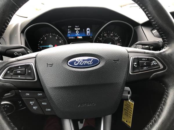 2016 Ford Focus SE Hatch - cars & trucks - by dealer - vehicle... for sale in URBANDALE, IA – photo 12