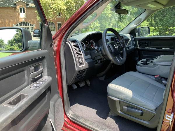 2017 RAM 1500 5.7 V8 4X4 ONLY 6k MILES for sale in Northampton, PA – photo 9