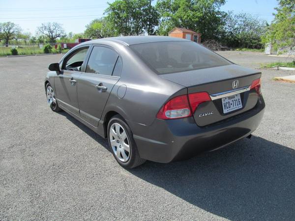 2009 Honda Civic LX Sedan Grey AT One Owner 137K Clean Title & for sale in Del Valle, TX – photo 4