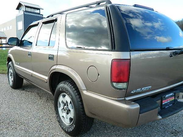 2004 CHEVROLET BLAZER 4X4 LOW MILES - cars & trucks - by dealer -... for sale in Staunton, PA – photo 3