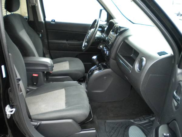 13 Jeep Patriot Latitude edition 4X4 SUV Sunroof 1 Year Warranty for sale in Hampstead, NH – photo 13