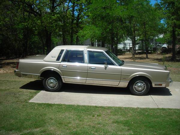 1988 Lincoln Town Car for sale for Parts for sale in Azle, TX – photo 3