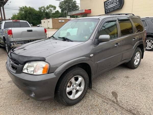2005 Mazda Tribute S 4WD. WARRANTY!! Leather!! Sunroof!! Power Seats!! for sale in Cleveland, OH – photo 2