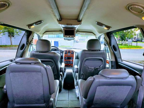 2005 Chrysler Town & Country Minivan, 1-Owner Low Mileage 98k Mint⭐... for sale in Winchester, VA – photo 21