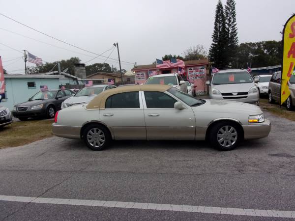 2005 LINCOLN TOWN CAR SIGNATURE LIMITED 100K LOW MILES - cars & for sale in Holiday, FL – photo 3