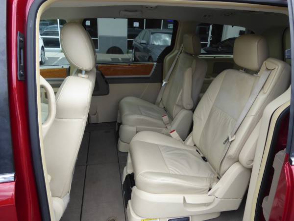 2008 Chrysler Town and Country Limited 4dr Mini Van for sale in CHANTILLY, District Of Columbia – photo 10