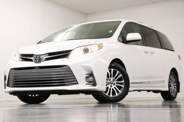 NAVIGATION - HEATED LEATHER White 2018 Toyota Sienna XLE Mini Van for sale in Clinton, MO – photo 23