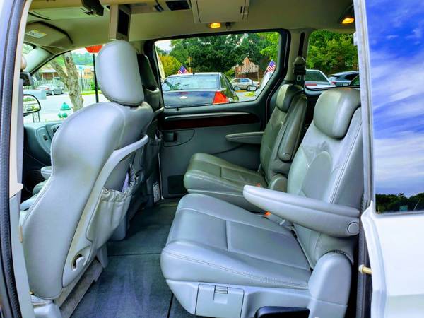 2005 Chrysler Town & Country Minivan, 1-Owner Low Mileage 98k Mint⭐... for sale in Winchester, VA – photo 19