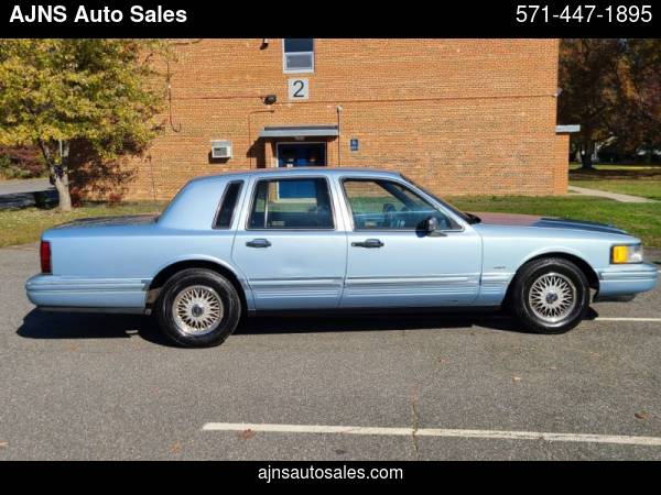 1993 LINCOLN TOWN CAR EXECUTIVE - cars & trucks - by dealer -... for sale in Alexandria, District Of Columbia – photo 6