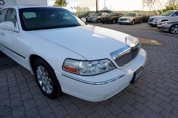 2006 Lincoln Town Car Signature Limited - Very Clean, Well Maintained, for sale in Naples, FL – photo 20