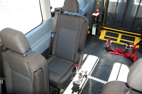 HANDICAP ACCESSIBLE WHEELCHAIR LIFT EQUIPPED VAN.....UNIT# 2289FHT -... for sale in Charlotte, SC – photo 17