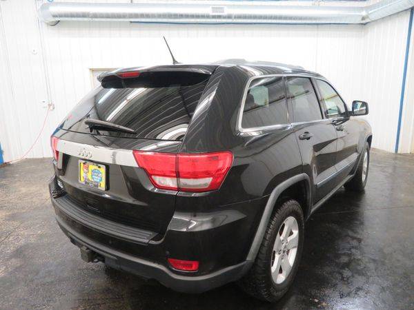 2011 Jeep Grand Cherokee 4WD 4dr Laredo - LOTS OF SUVS AND TRUCKS!! for sale in Marne, MI – photo 7