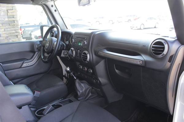 2017 Jeep Wrangler Unlimited Sport S 6-Speed Very Nice for sale in Phoenix, AZ – photo 19