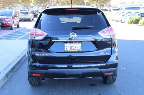 2016 *Nissan* *Rogue* SV hatchback Magnetic Black for sale in Pittsburg, CA – photo 8
