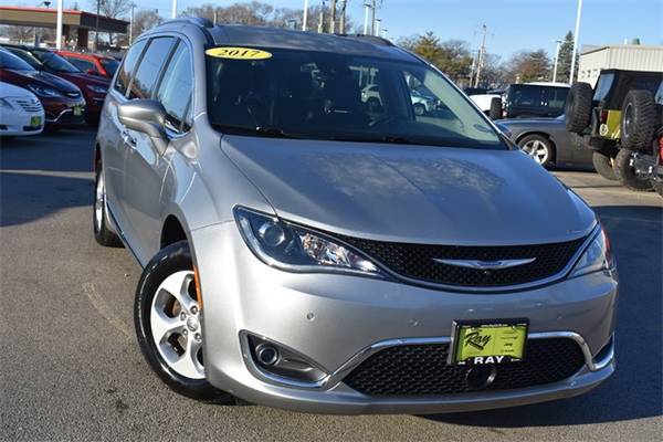 ✔️2017 Chrysler Pacifica _Touring L Plus_FWD Bad Credit Ok EMPLOYEE... for sale in Fox_Lake, IL – photo 3