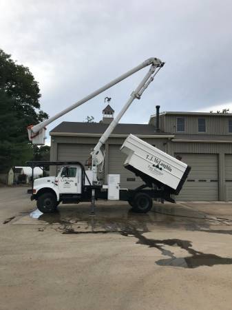2001 International 4700 Forestry Bucket Truck 60' WH for sale in Lexington, MA