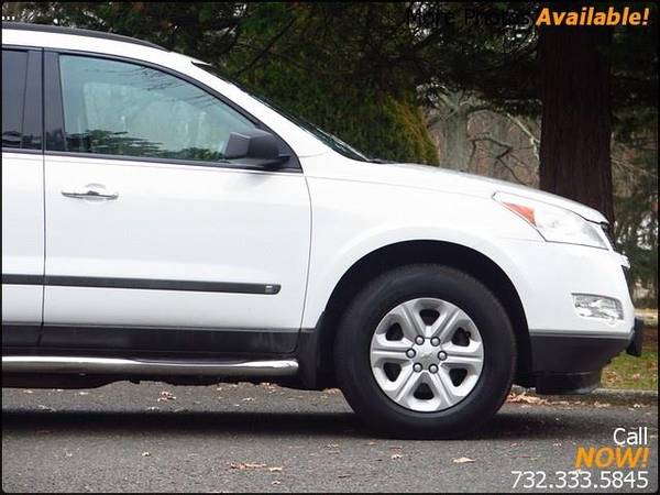 2009 *CHEVROLET* *TRAVERSE* *LS* *SUV* *8-PASSENGER* for sale in East Brunswick, PA – photo 8
