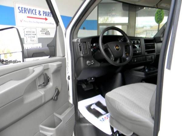 2015 Chevrolet Express G3500 6 0L V8 POWERED VAN WITH 10 ft BODY for sale in Plaistow, MA – photo 13