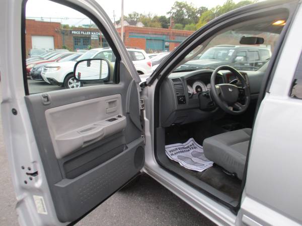 2005 Dodge Dakota SLT **41K Miles/Clean Title & Hot Deal** for sale in Roanoke, VA – photo 10
