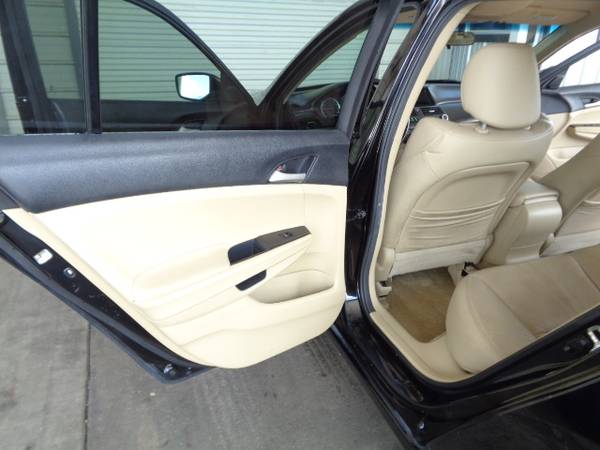 2012 Honda Accord SE - Sunroof - Leather - 79000 Miles - 1 Owner -... for sale in Gonzales, LA – photo 21