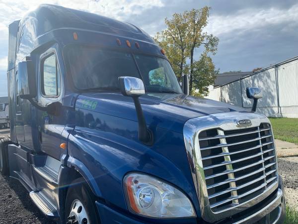 Semi truck for sale in Warren, MI – photo 7